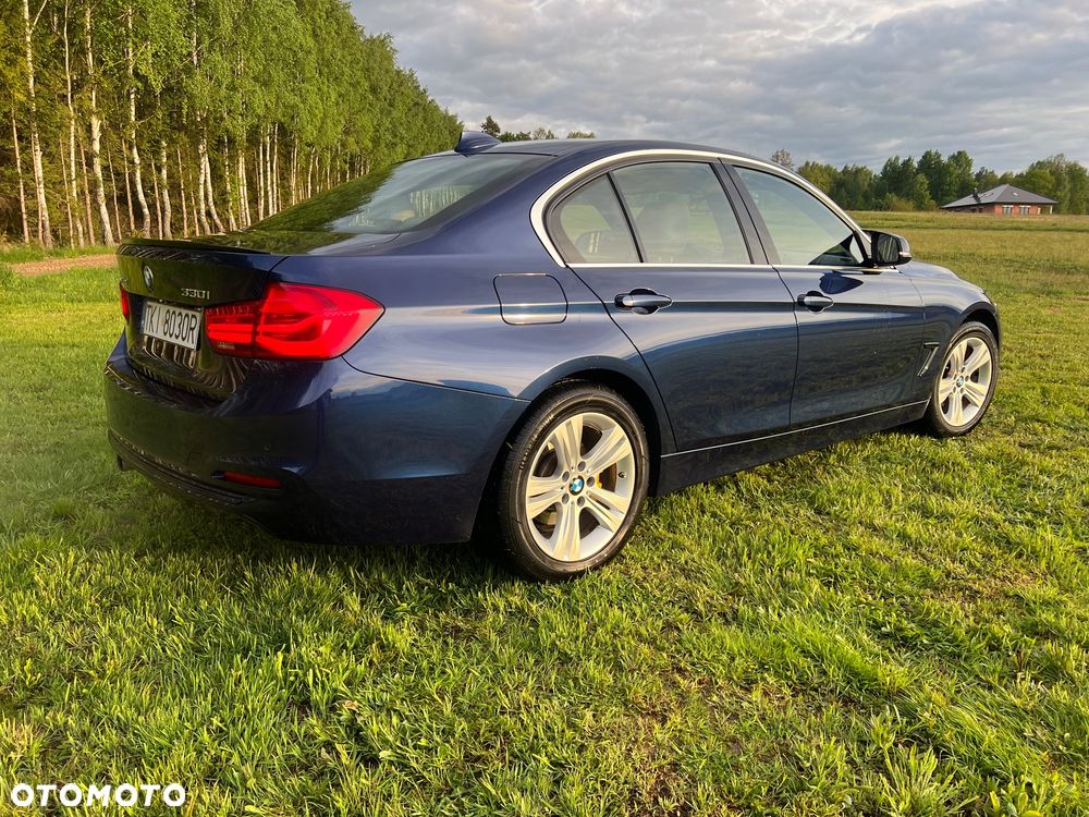 BMW Seria 3 330i xDrive Sport Line - 8