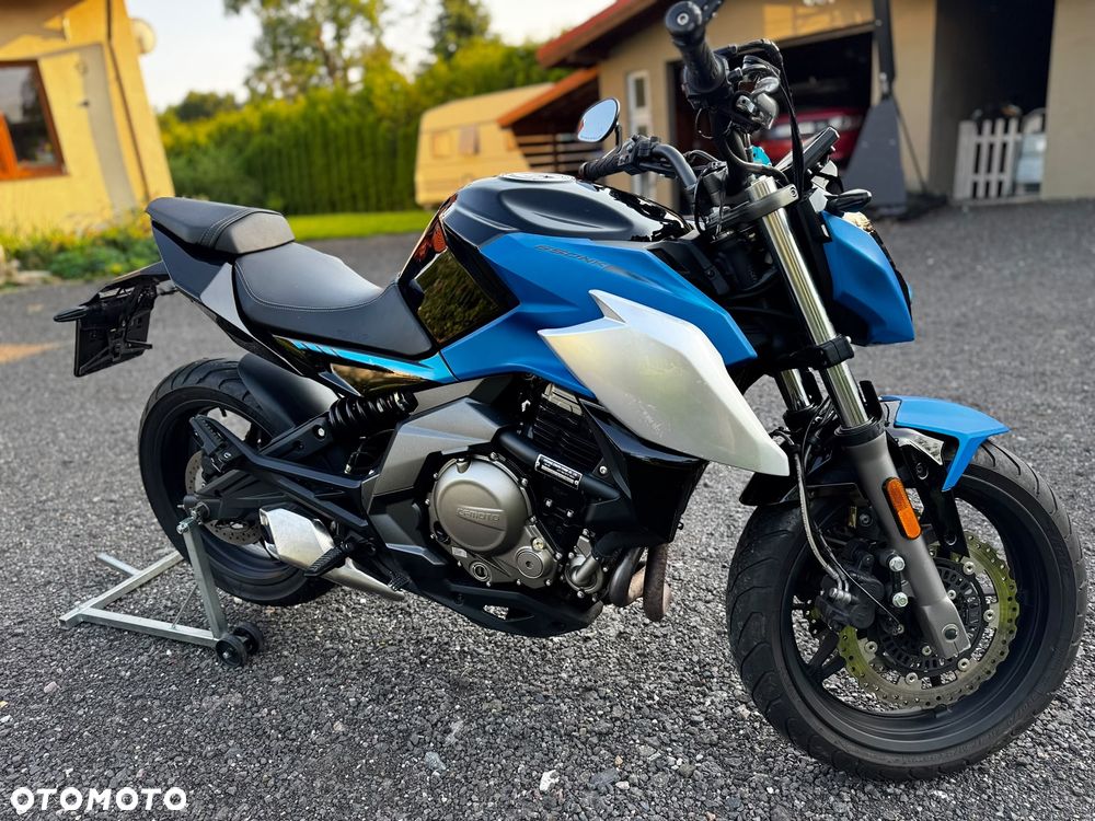 CFMoto 650 MT - 9