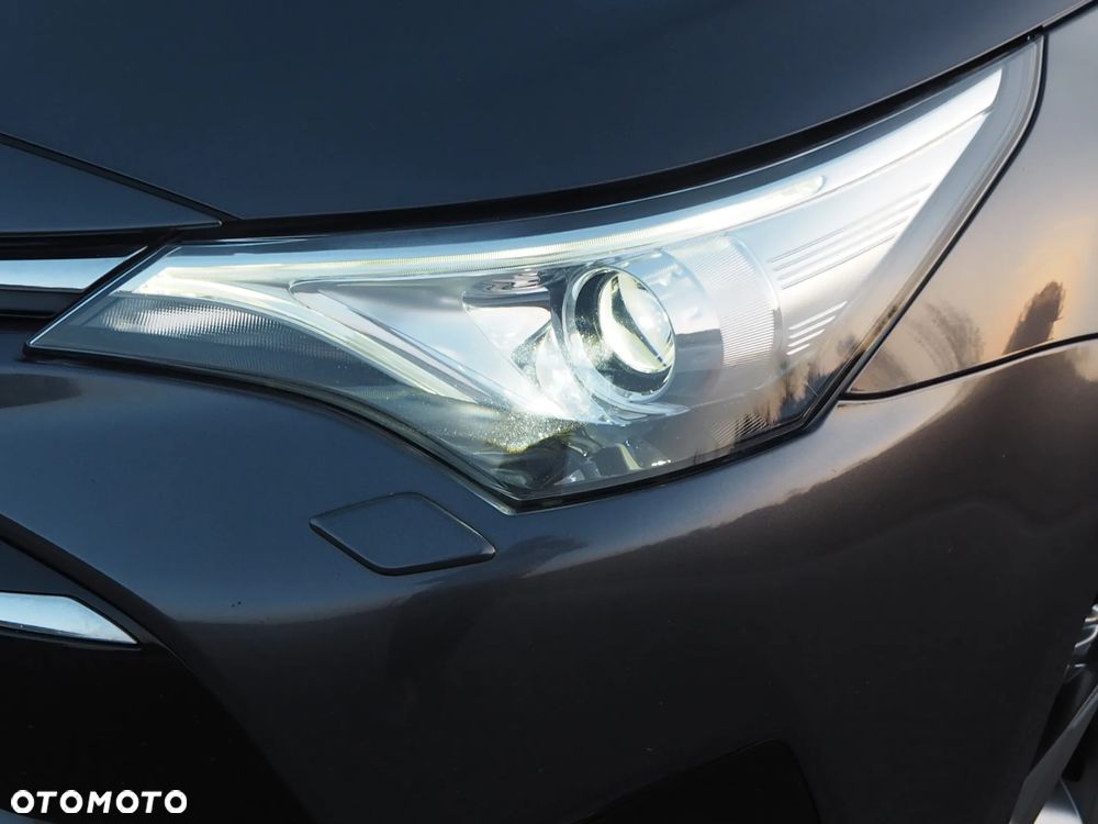 Toyota Avensis Touring Sports 2.0 D-4D Edition-S - 6