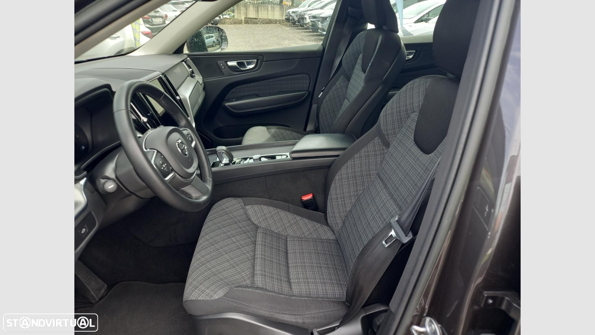 Volvo XC 60 2.0 B4 Momentum Plus - 11