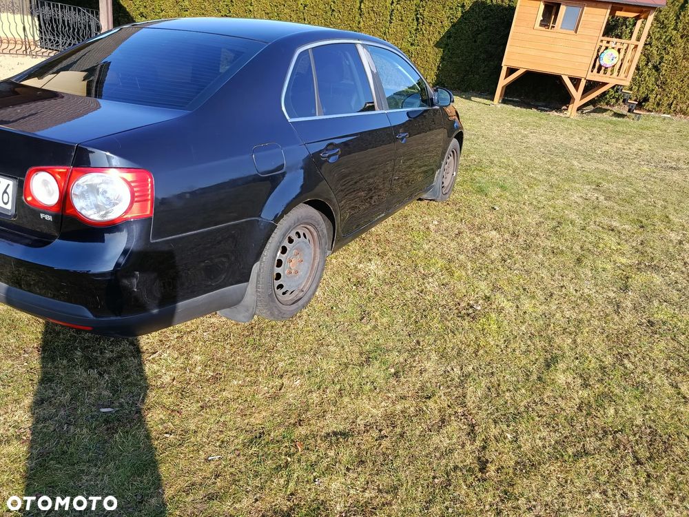 Volkswagen Jetta 1.6 FSI Comfortline - 6