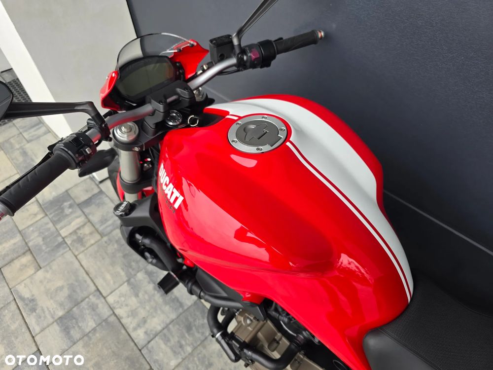 Ducati Monster - 10
