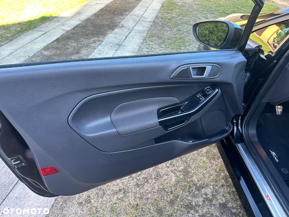 Ford Fiesta 1.0 EcoBoost S&S ST-LINE X - 18