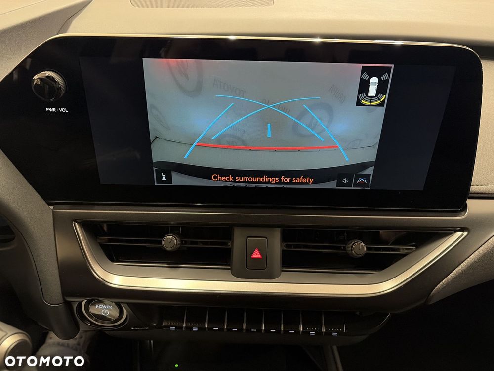 Lexus UX 300h F Sport Design - 16