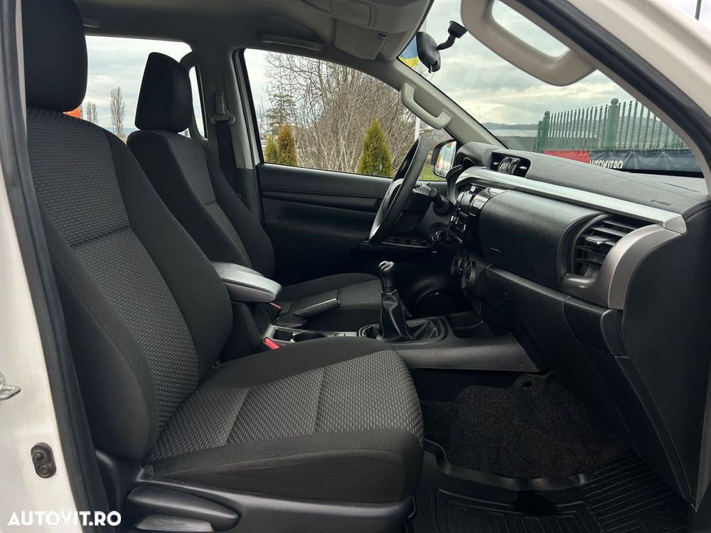 Toyota Hilux 2.4D 150CP 4x4 Double Cab 6MT Style - 22