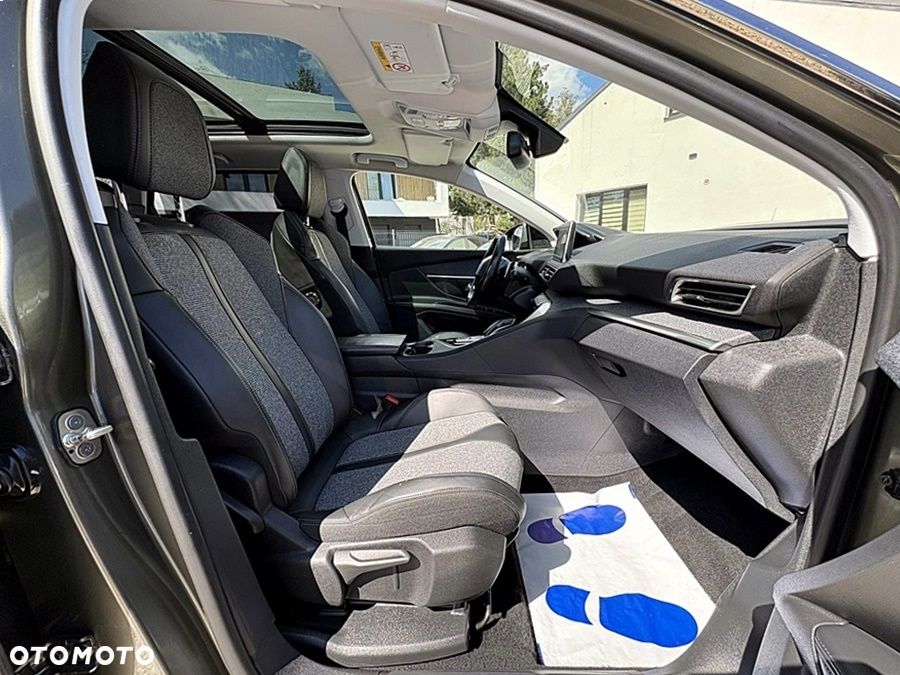 Peugeot 5008 BlueHDi 120 EAT6 Allure - 28