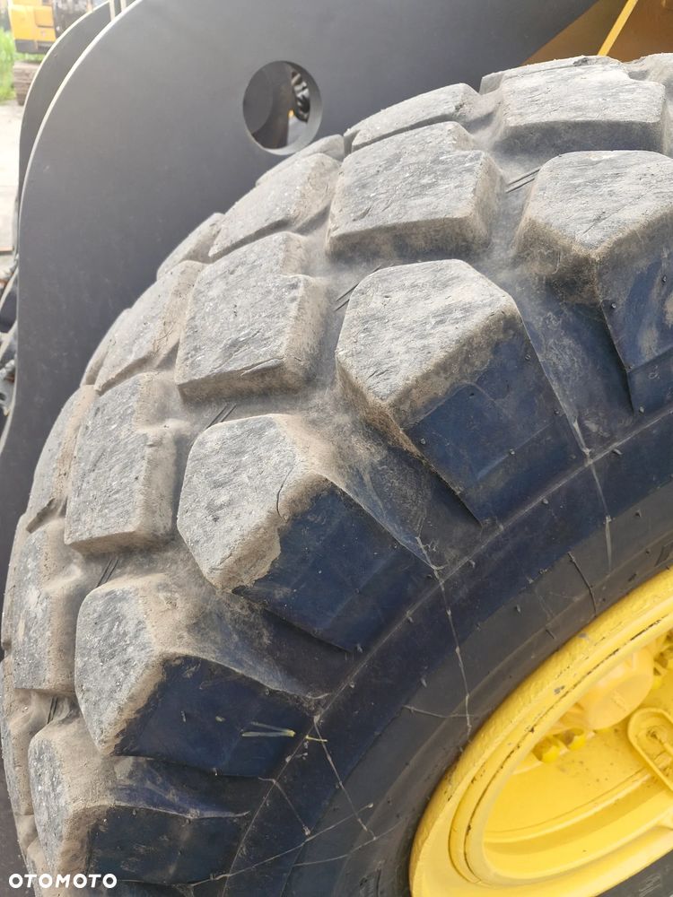 Volvo L110F - 16