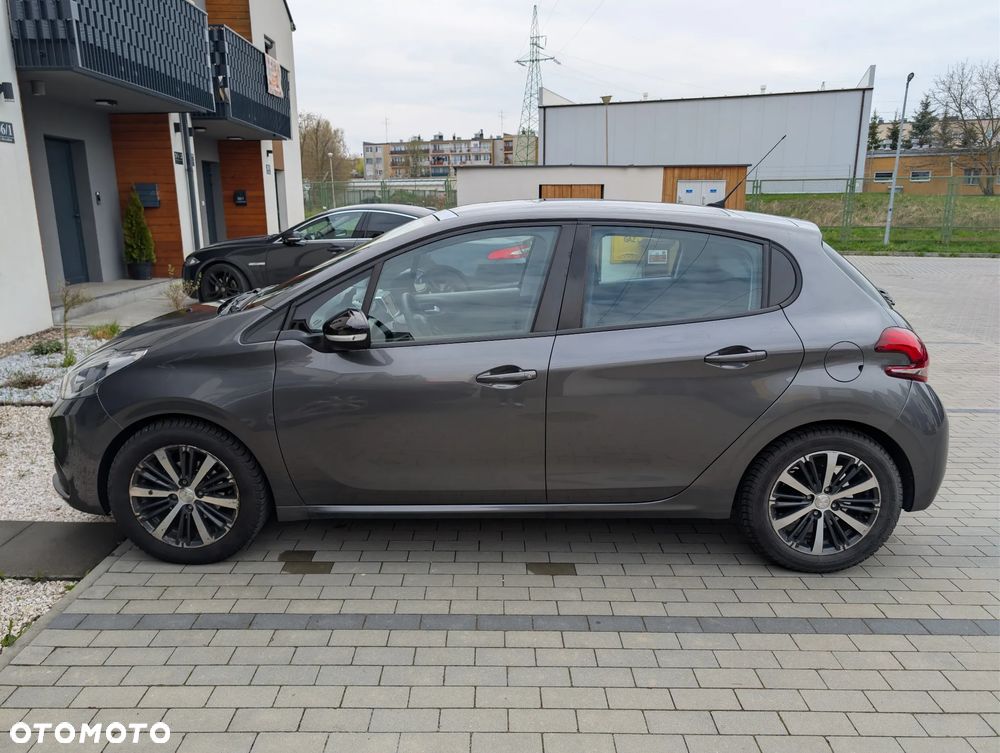 Peugeot 208 PureTech 82 Allure - 5