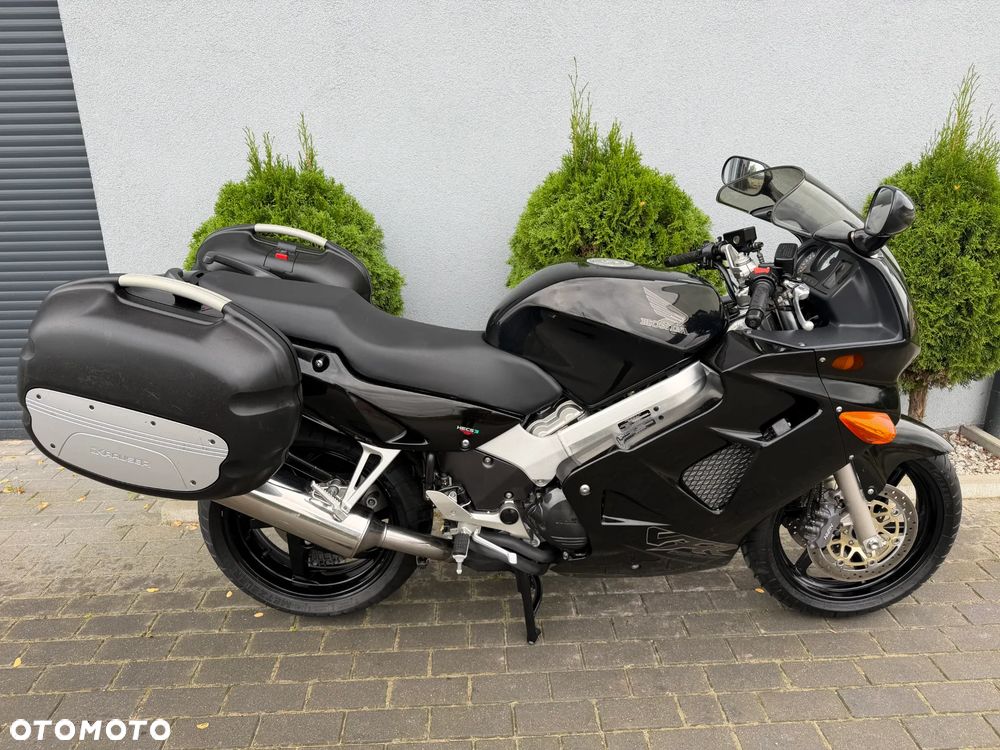 Honda VFR - 40