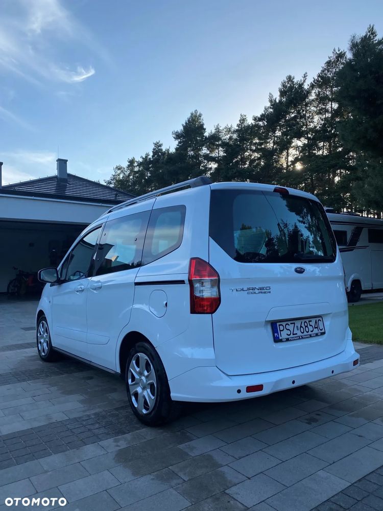 Ford Tourneo Courier 1.5 TDCi Trend - 17