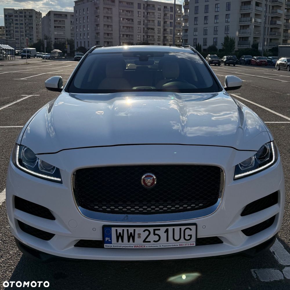 Jaguar F-Pace 25t AWD Prestige - 2