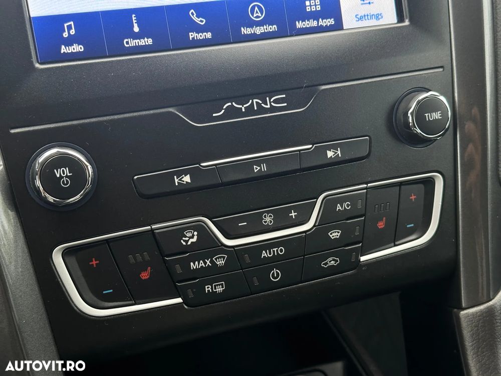 Ford Mondeo 2.0 HEV Titanium - 28