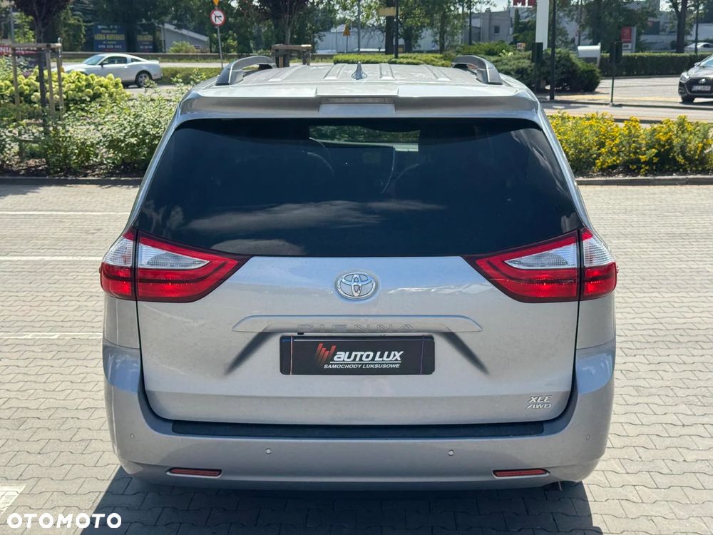 Toyota Sienna 3.5 V6 XLE AWD - 19