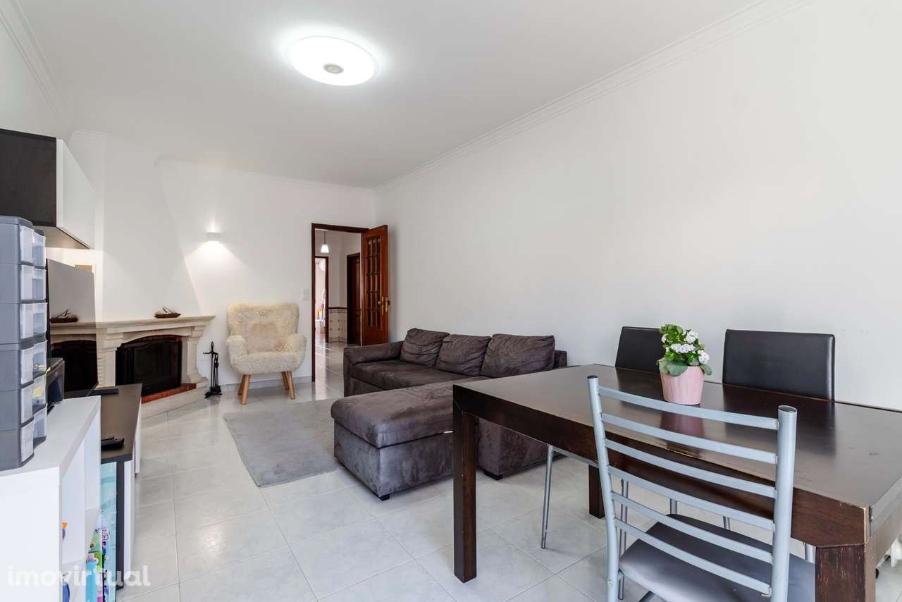 Apartamento T2 em Ouressa, Mem Martins – Luminoso e Pronto a Habitar - Grande imagem: 4/37