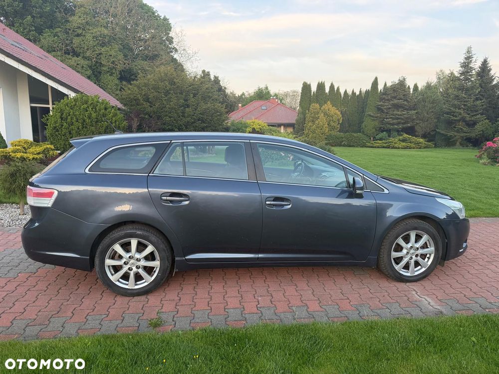 Toyota Avensis 2.2 D-4D Executive - 4