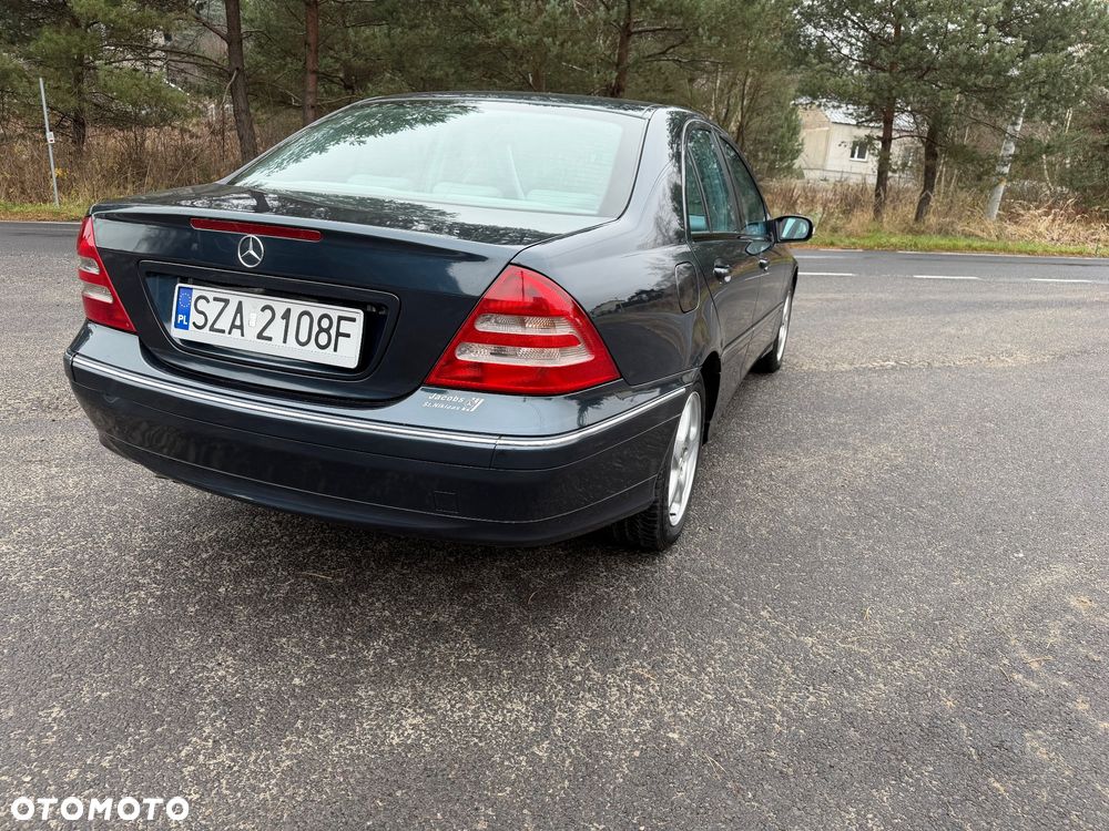 Mercedes-Benz Klasa C 220 T CDI Avantgarde - 16