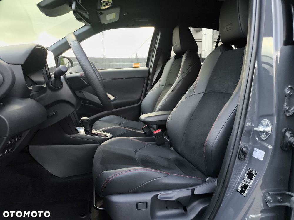 Toyota Yaris Cross Hybrid 1.5 GR Sport - 27