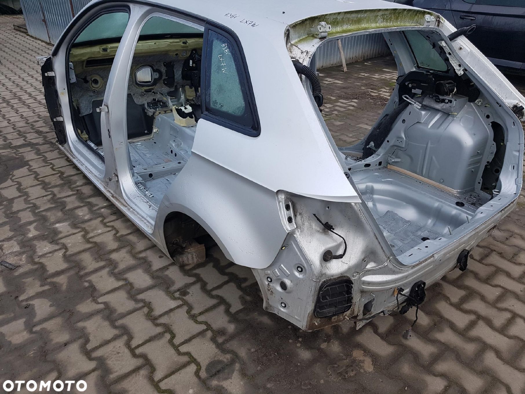 AUDI A3 8V BŁOTNIK ĆWIARTKA LEWA TYŁ SPORTBACK 5D LX7W - 1
