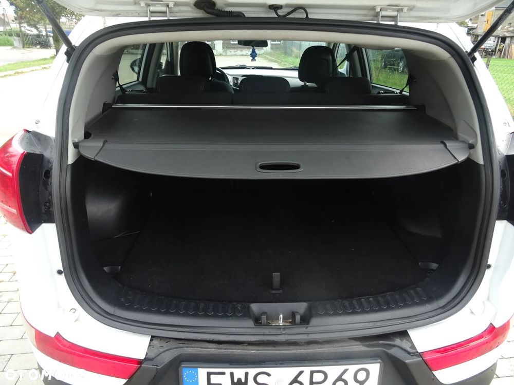 Kia Sportage 2.0 CRDI M - 10