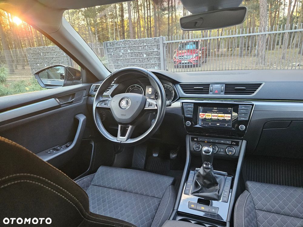 Skoda Superb 2.0 TDI Style - 33