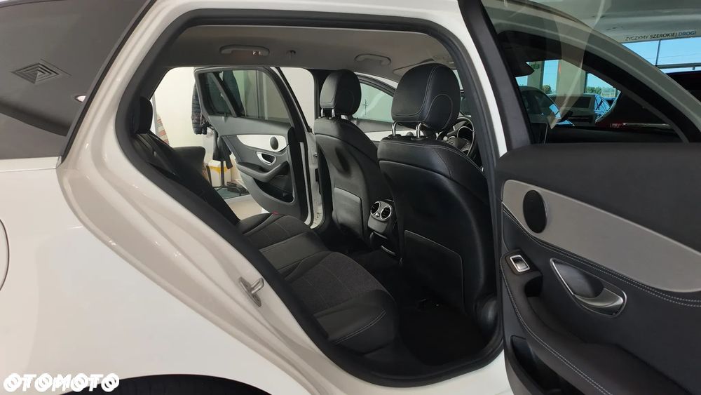 Mercedes-Benz Klasa C 200 7G-TRONIC - 31