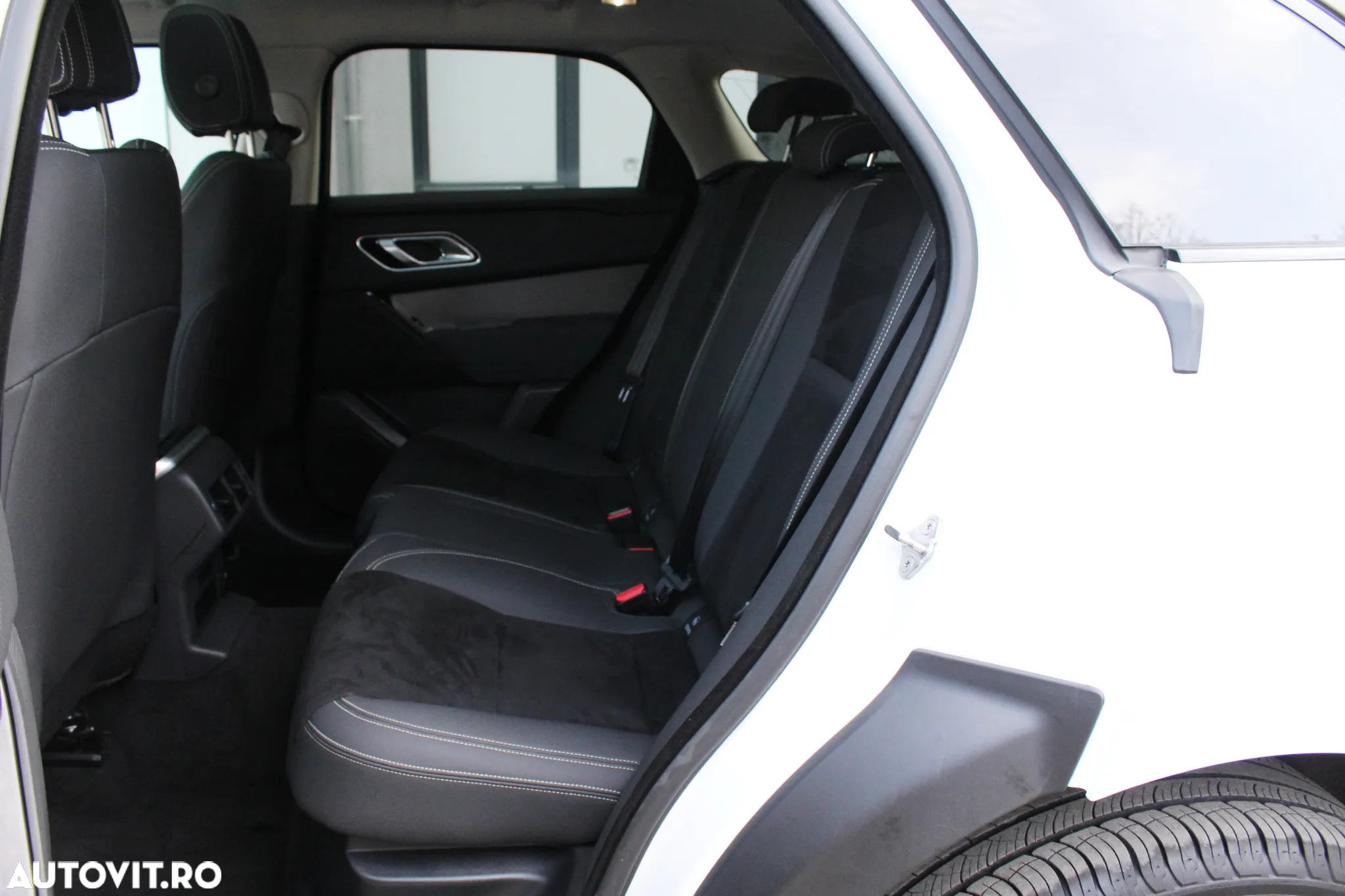 Land Rover Range Rover Velar 2.0 R-Dynamic HSE - 12