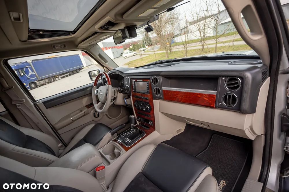 Jeep Commander 3.0 CRD Overland - 24
