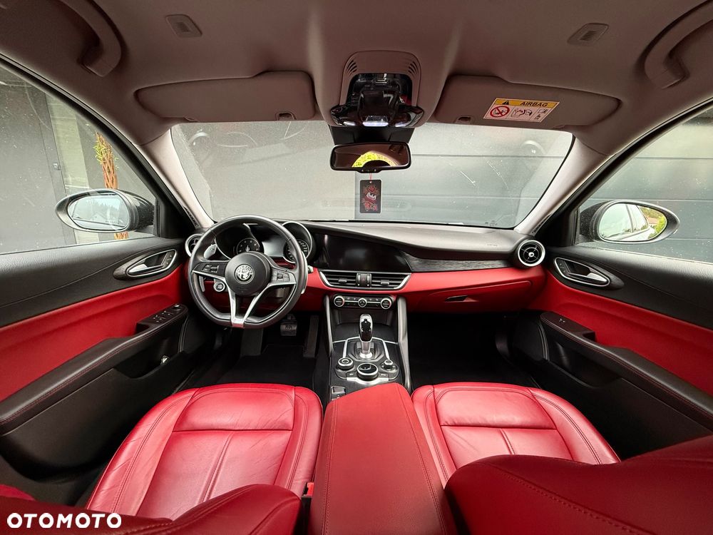 Alfa Romeo Giulia 2.0 Turbo - 14