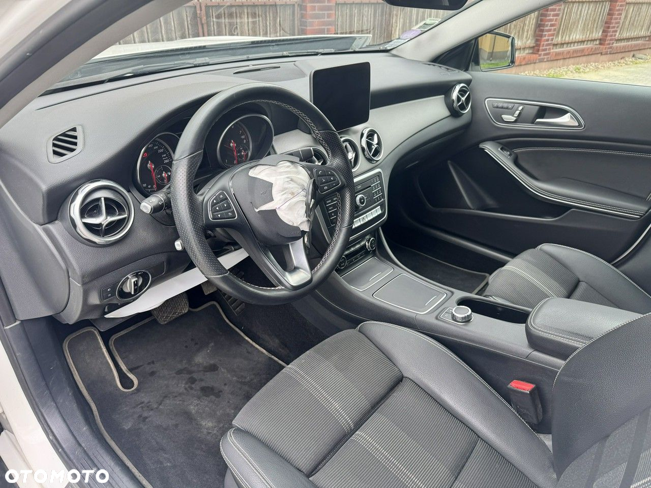 Mercedes-Benz GLA 200 7G-DCT - 13