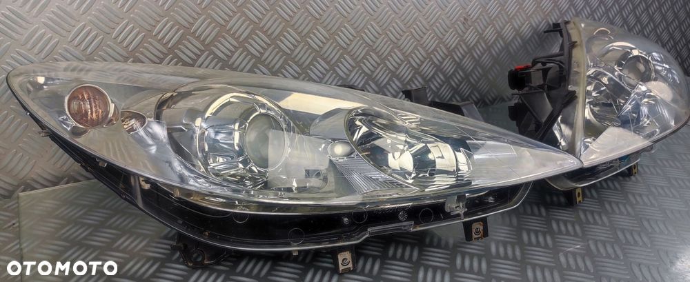 reflektor lampa prawa prawy lewa lewy przód przednia PEUGEOT 307 LIFT HB SW - 2