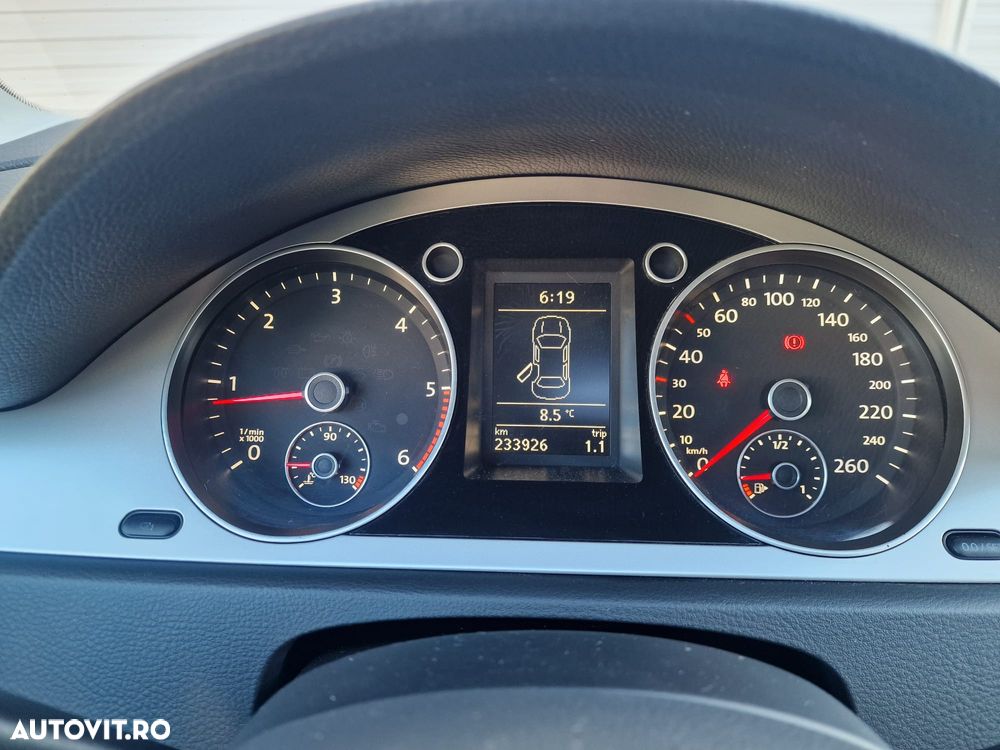 Volkswagen Passat 2.0 TDI DPF Highline - 10