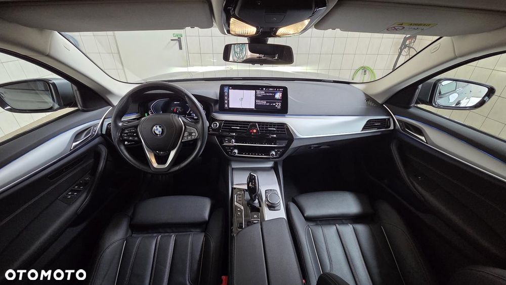 BMW Seria 5 530e xDrive M Sport sport - 14