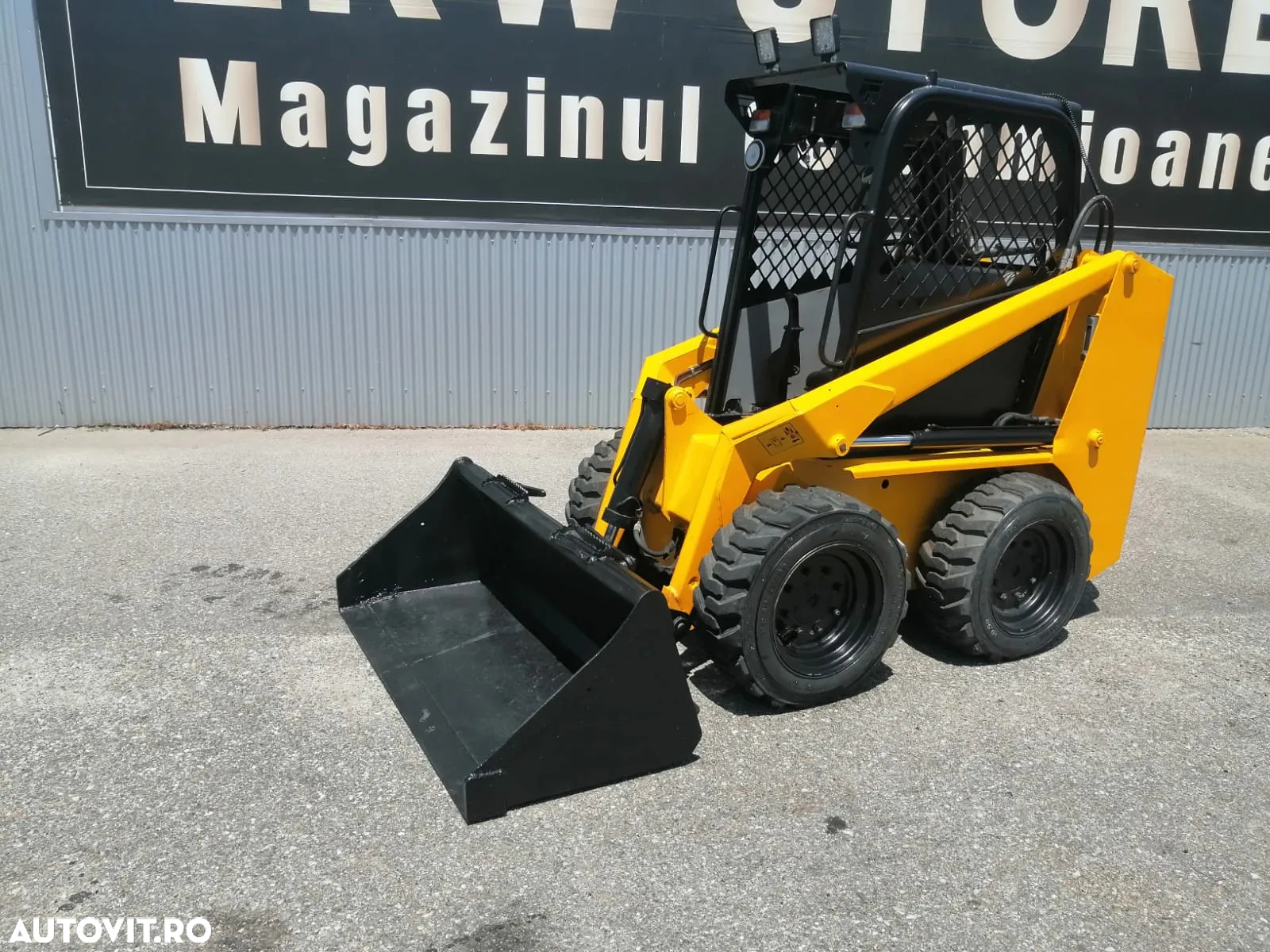Bobcat MINIINCARCATOR FRONTAL PNEU RIGID RAM ITALIA - 10