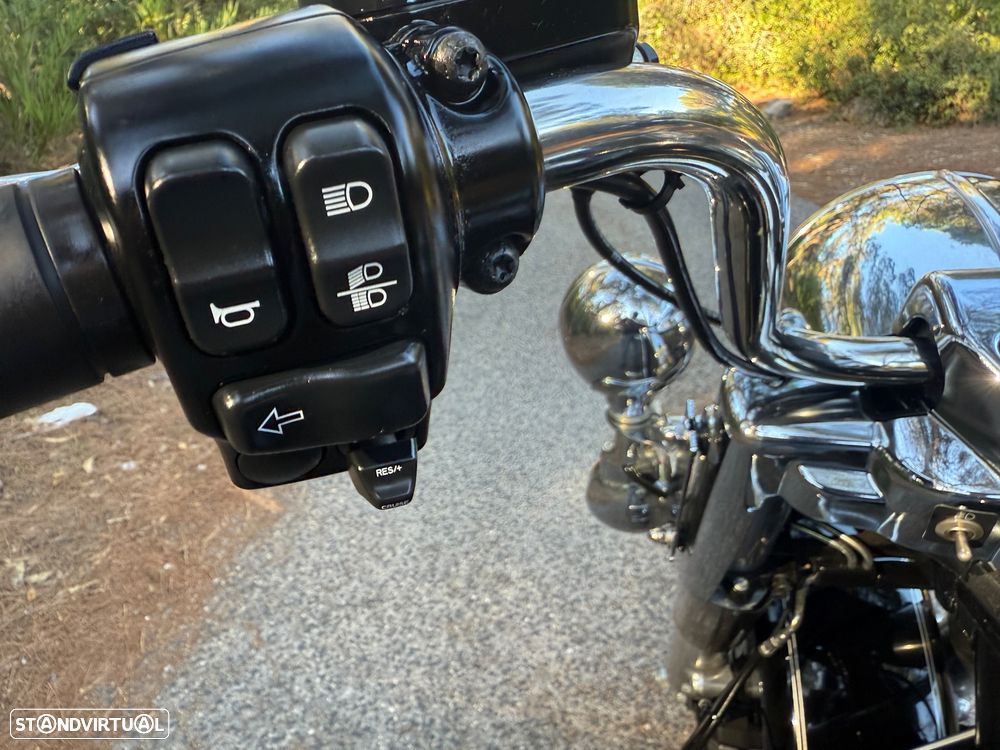 Harley-Davidson Road King 107 - 23