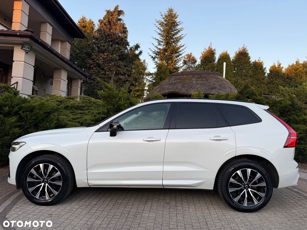 Volvo XC 60 B4 D Plus Dark - 18