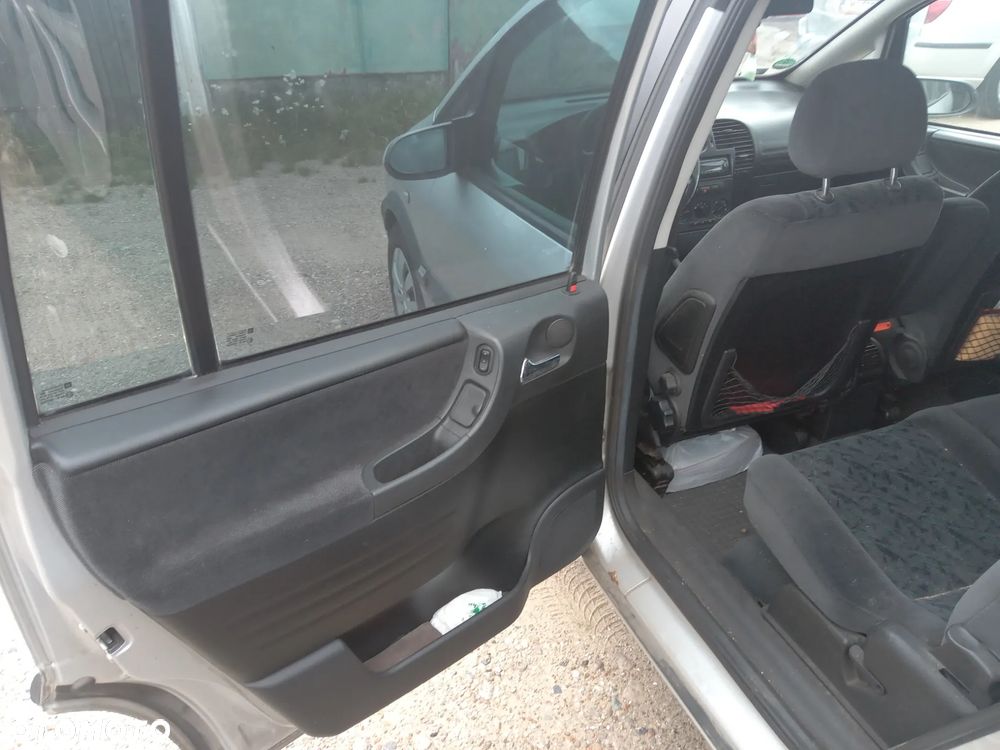 Opel Zafira 1.8 16V Elegance - 10