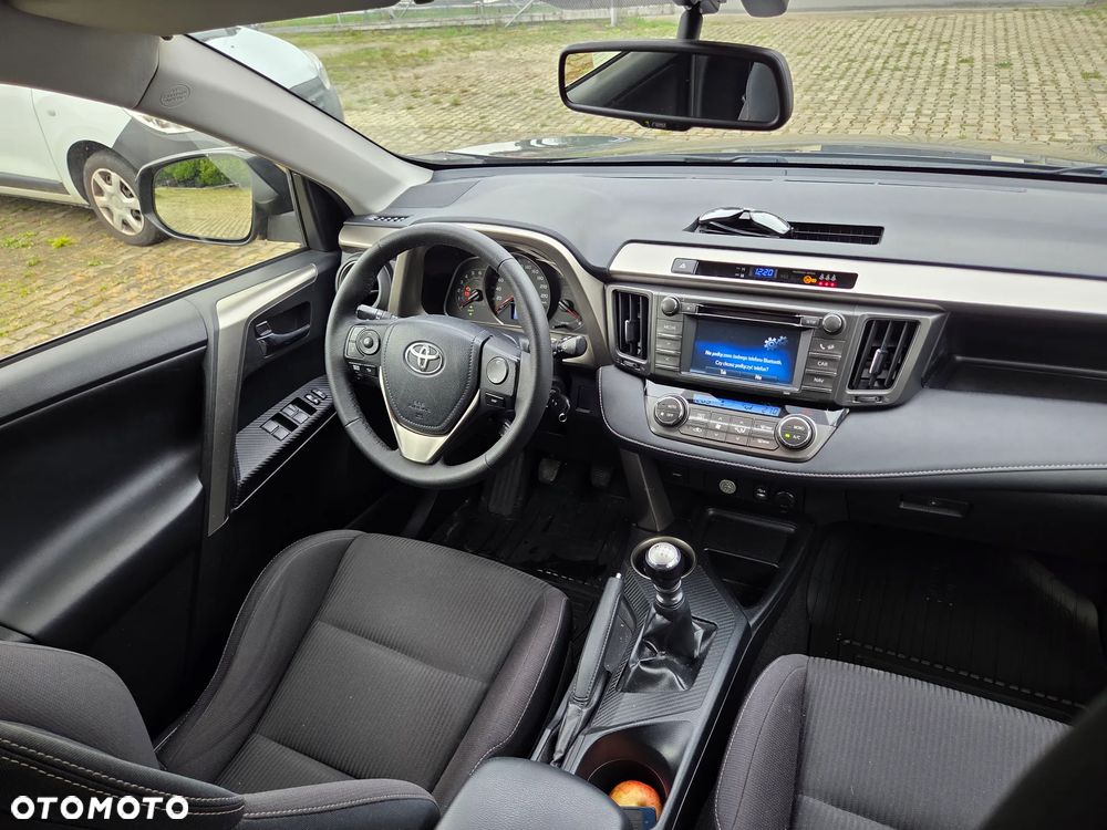 Toyota RAV4 2.0 D-4D Premium - 28
