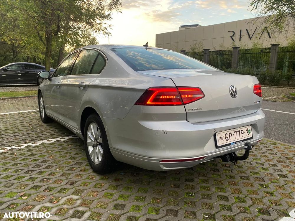 Volkswagen Passat Variant 1.6 TDI (BlueMotion Technology) DSG Comfortline - 4