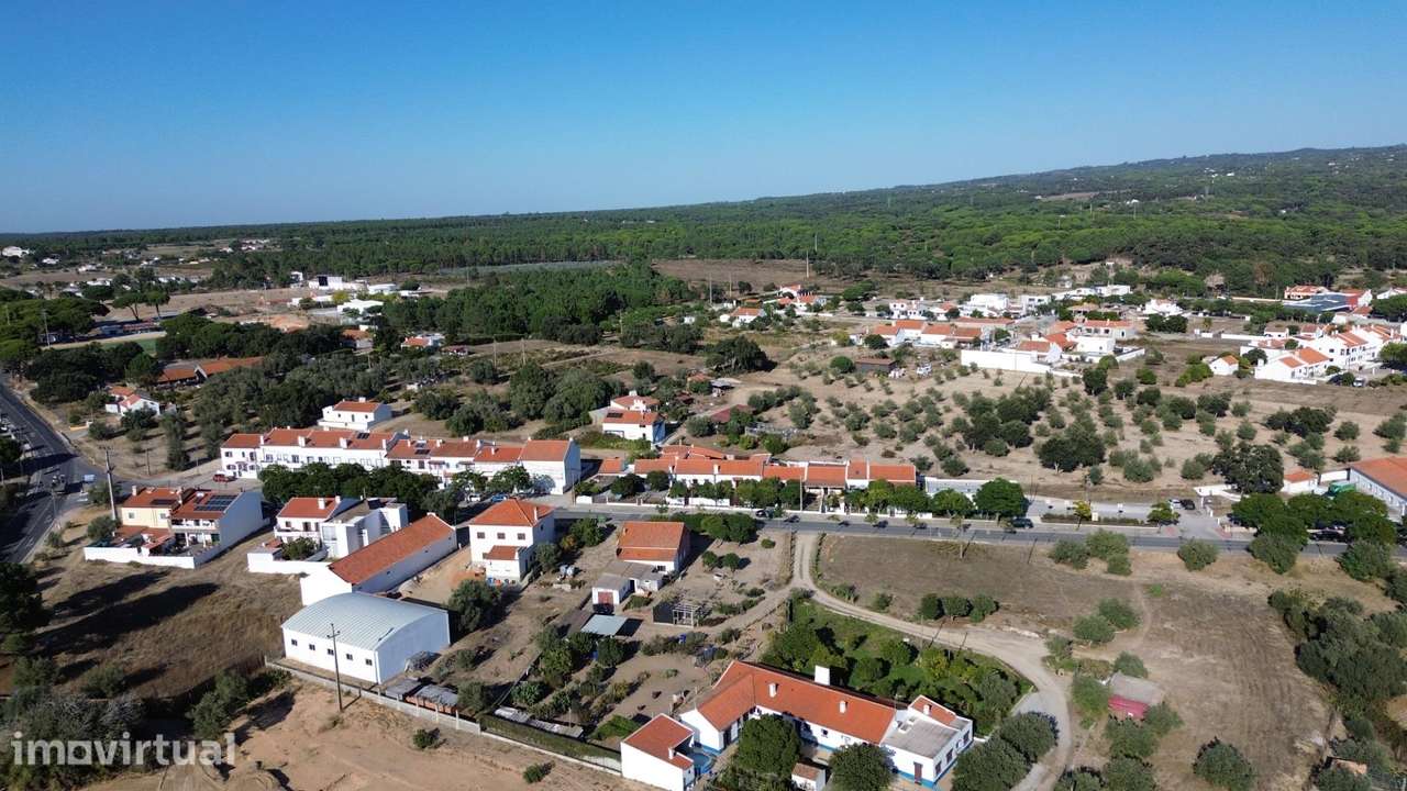 Quintinha com 2.163 m2 dentro do perímetro urbano de Melides - Grande imagem: 3/27
