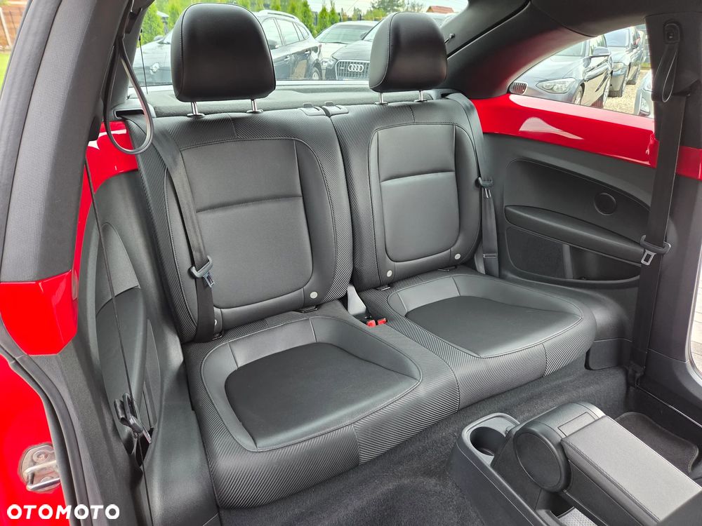 Volkswagen New Beetle - 24