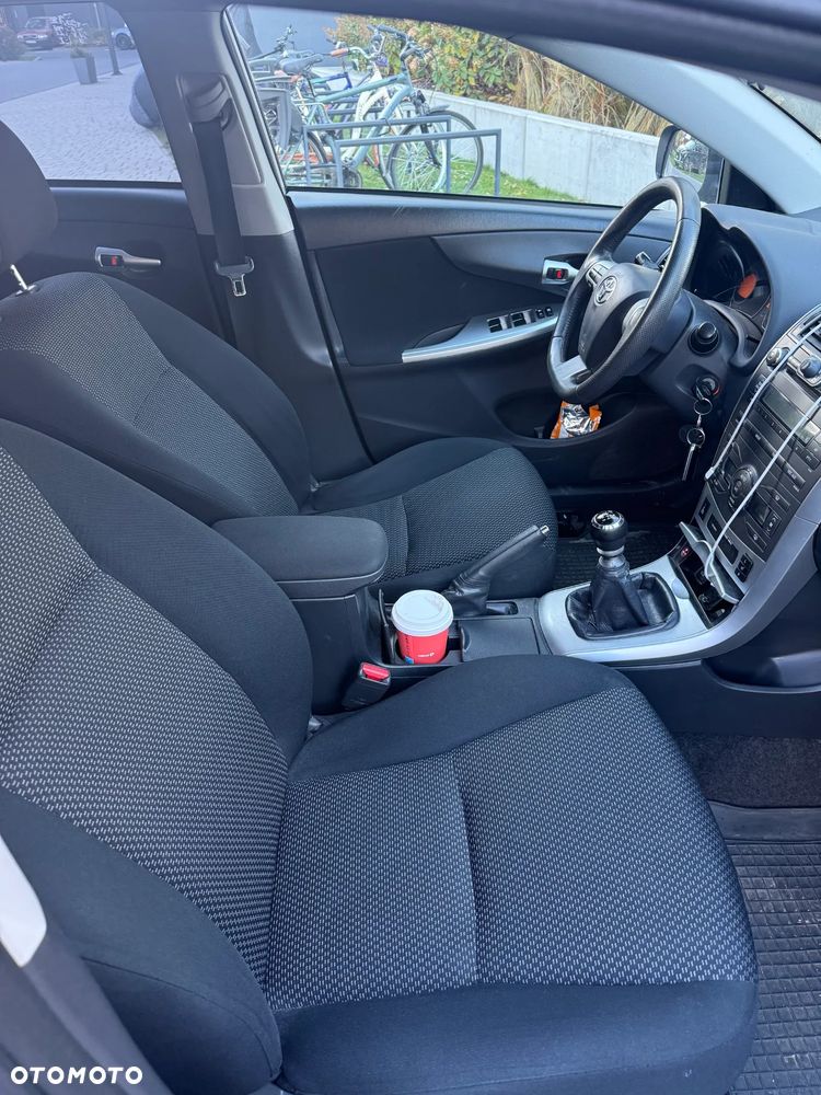 Toyota Corolla 1.4 D-4D Premium - 8