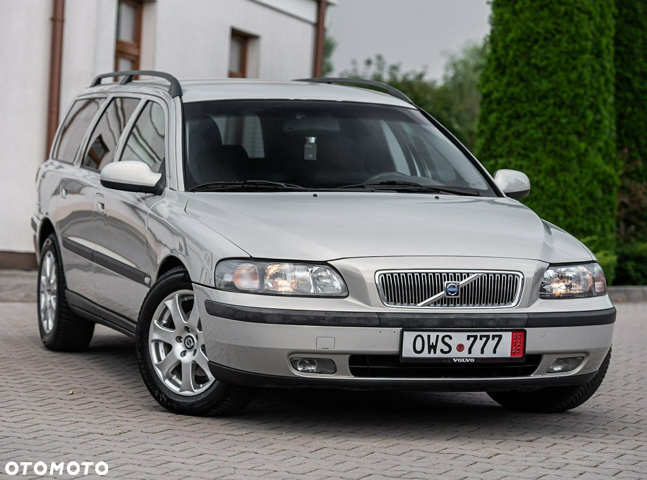 Volvo V70 2.4 Premium - 4