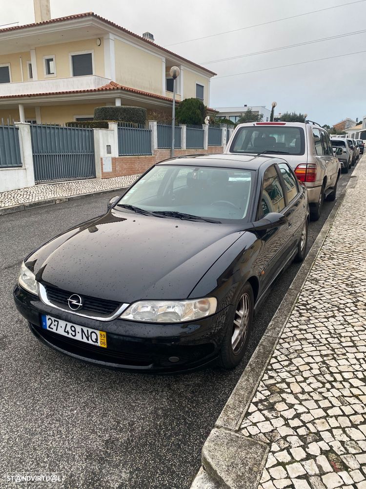 Opel Vectra 1.6i - 6