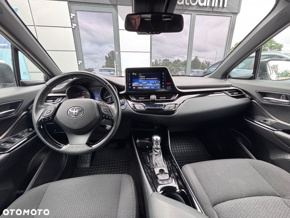 Toyota C-HR Business-Edition - 17