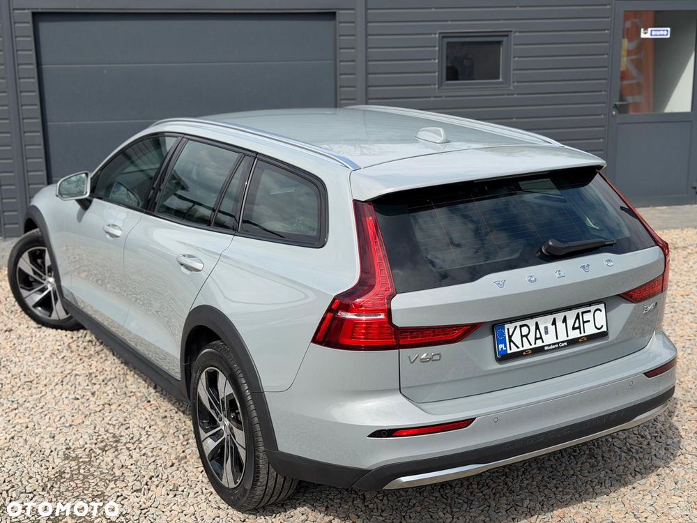 Volvo V60 Cross Country B4 D AWD Geartronic - 17