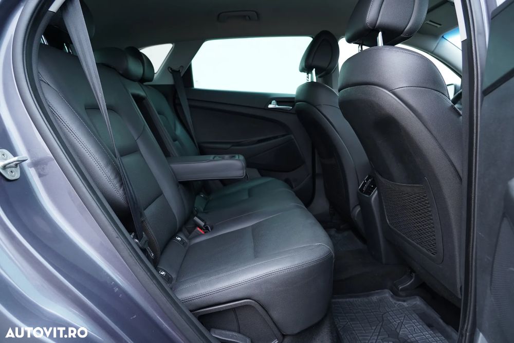 Hyundai Tucson 2.0 CRDI 4WD 6AT Luxury+ - 16