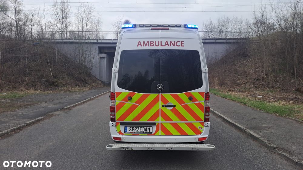 Mercedes-Benz Sprinter 319 CDI Ambulans karetka - 29