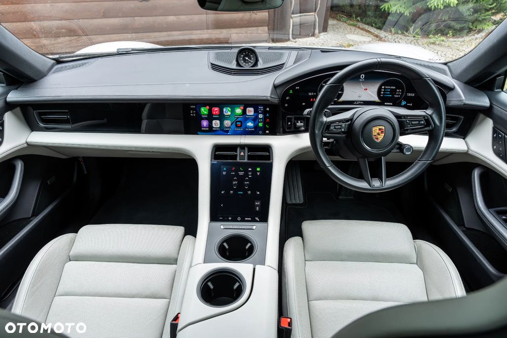 Porsche Taycan 4 - 29