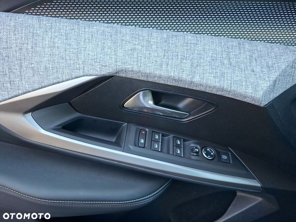 Peugeot 5008 1.2 PureTech mHEV GT S&S e-DCS6 - 28