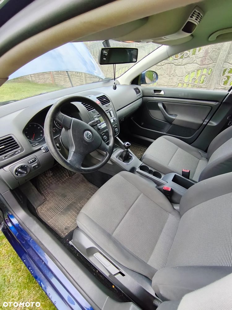 Volkswagen Golf - 27
